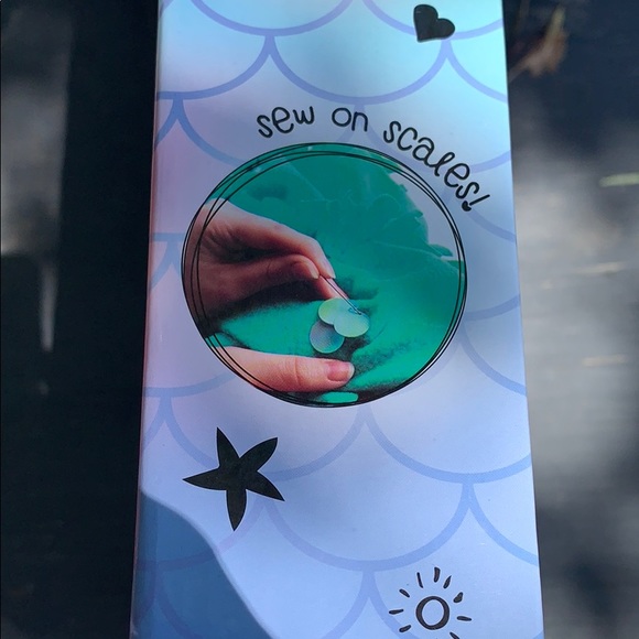 Make your own mermaid blanket kit - Picture 8 of 8